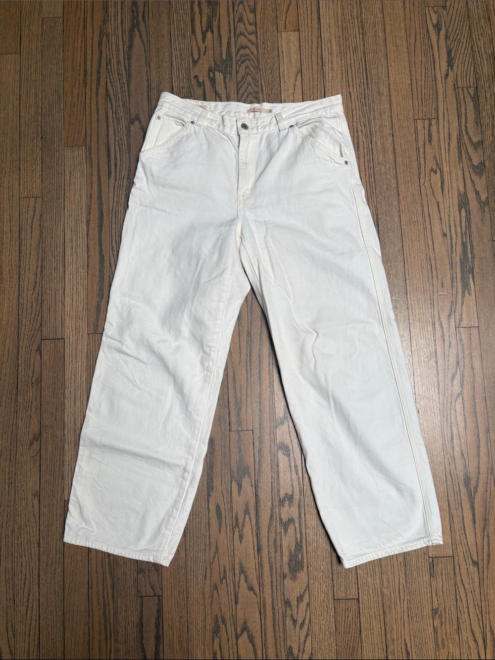 Women’s Levi’s Size 30 White Dad Utility Fit